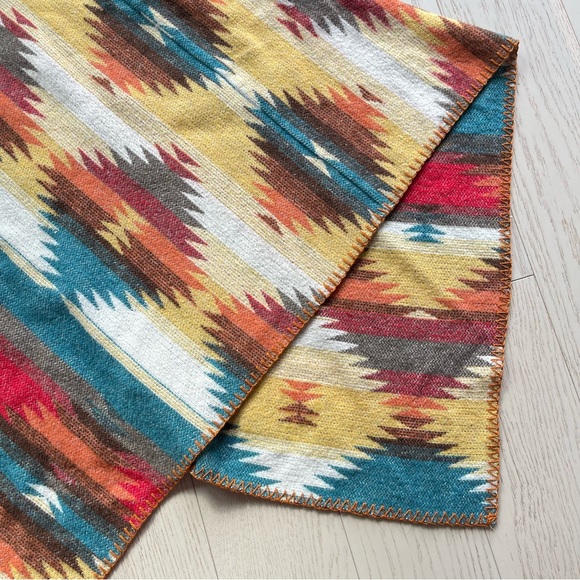 Rhonda Stark Western Southwestern Pattern Wool Blend Turtleneck Poncho Cape - Picture 8 of 13